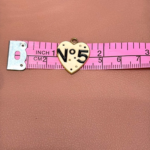 Vintage Chanel Gold Enameled Heart Earrings - Picture 4 of 4